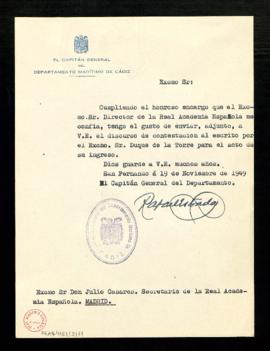 Oficio de Rafael Estrada, capitán general del Departamento Marítimo de Cádiz, a Julio Casares, se...