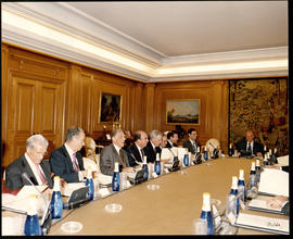 Plano general de algunos miembros del patronato de la Fundación pro Real Academia Española