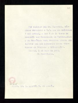 Copia de la nota interior del secretario a Agustín G. de Amezúa en la que le comunica la fecha de...
