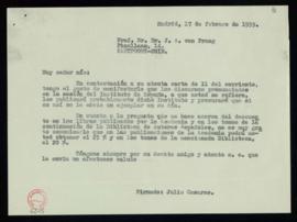 Copia de la carta de Julio Casares a J. A. van Praag a en la que le dice que pedirá al Instituo d...