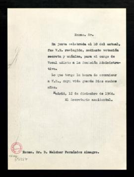 Copia del oficio del secretario accidental [Rafael Lapesa] a Melchor Fernández Almagro con el que...