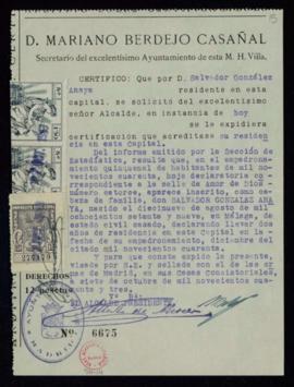 Certificado de Mariano Berdejo Castañal, secretario del Ayuntamiento de Madrid, de la condición d...