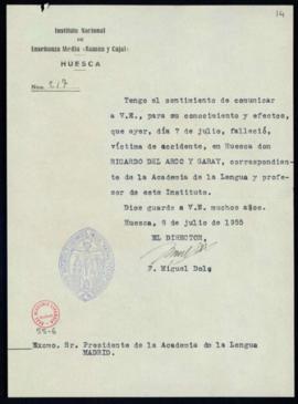 Oficio de Miguel Dolz, director del Instituto Nacional de Enseñanza Media Ramón y Cajal, al direc...