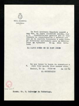 Copia sin firma del oficio del secretario a Salvador de Madariaga con el agradecimiento de la Aca...