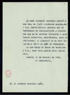 Copia del oficio del secretario a Antonio Carneiro Leão de traslado del agradecimiento de la junt...