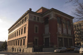 Vista de las fachadas de las calles Moreto y Academia