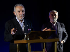 José Luis Gómez, académico de número, y Darío Villanueva, director de la Real Academia Española, ...