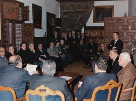 Plano general de los académicos y asistentes durante el discurso de Fernando Lázaro Carreter en l...