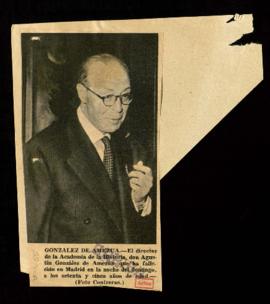 Recorte de prensa del diario Pueblo con una fotografía de Agustín González de Amezúa para informa...
