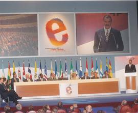 Vicente Fox pronuncia un discurso en la inauguración del II Congreso Internacional de la Lengua E...