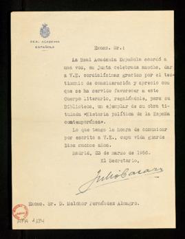 Oficio del secretario, Julio Casares, a Melchor Fernández Almagro y al duque de Maura de traslado...