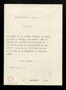 Copia del besalamano de Julio Casares a Rafael Estrada con el que le remite, para su examen, el d...