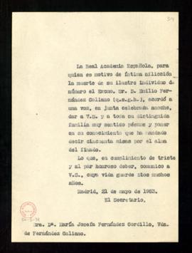 Copia sin firma del oficio del secretario a María Josefa Fernández Gordillo, viuda de Fernández G...