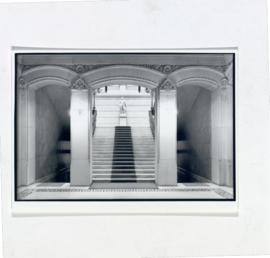 Escalera principal de la Real Academia Española