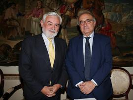 Darío Villanueva, director de la Real Academia Española, junto a Benigno Pendás, director del CEP...