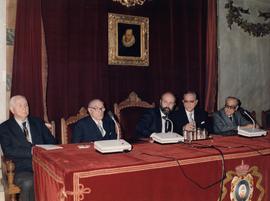Mesa presidencial presidida por Pedro Laín Entralgo, Rafael Lapesa, Ángel Martín Municio y Alonso...