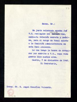 Copia de oficio del secretario a Ángel González Palencia de comunicación de su reelección, por se...