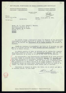 Carta de C. F. Adolf van Dam a Julio Casares con la que le remite un paquete de 714 notas para el...