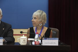Inma González Puy, directora de la Biblioteca Miguel de Cervantes de Shanghái, en el Simposio Int...