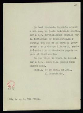 Copia del oficio de Julio Casares a J. A. van Praag de traslado del agradecimiento de la junta po...