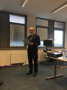 Darío Villanueva, director de la Real Academia Española, durante la conferencia en Luxemburgo
