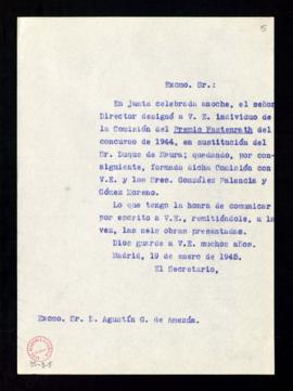 Copia sin firma del oficio del secretario a Agustín G. de Amezúa de traslado de su nombramiento c...