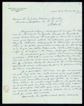 Carta de C. F. Adolf van Dam a Julio Casares en la que le felicita las fiestas y le dice que tien...