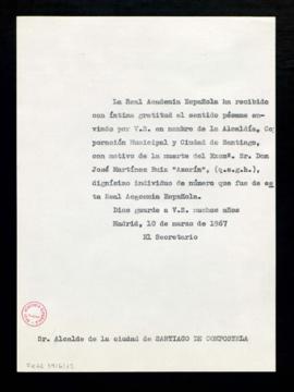 Copia sin firma del oficio de agradecimiento del secretario al alcalde de Santiago de Compostela ...