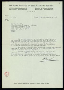 Carta de C. F. Adolf van Dam a Julio Casares con la que le remite un paquete de 700 papeletas par...