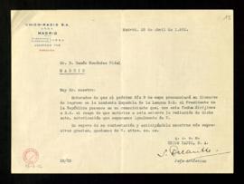 Carta del jefe artístico de Unión Radio, S. A. a Ramón Menéndez Pidal por la que solicita autoriz...