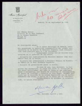 Carta de Mercedes Agulló y Cobo a Dámaso Alonso en la que solicita el préstamo de una serie de do...