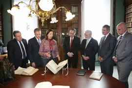 Visita de Juan Schiaretti, gobernador de la provincia de Córdoba, y Gustavo Santos, ministro de T...