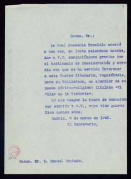Copia sin firma del oficio del secretario a Manuel Machado de traslado del agradecimiento de la j...