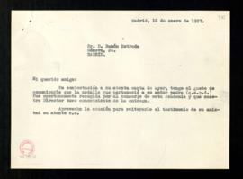 Copia de la carta dirigida a Ramón Estrada para comunicarle que la medalla de académico de su pad...