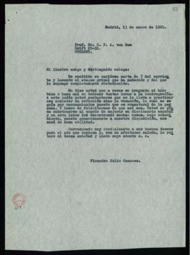 Minuta de la carta de Julio Casares a C. F. Adolf van Dam en la que se congratula por el restable...