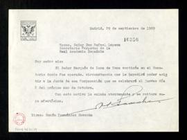 Carta de Ramón Fernández Escacha a Rafael Lapesa, secretario, para informarle de que el marqués d...