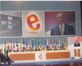 Fernando de la Rúa pronuncia un discurso en la inauguración del II Congreso Internacional de la L...