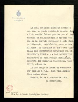 Copia sin firma del oficio del secretario a Antonio Rodríguez-Moñino en el que le comunica el agr...