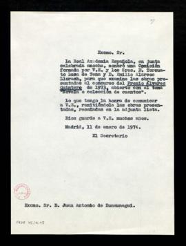 Copia sin firma del oficio del secretario [Alonso Zamora Vicente] a Juan Antonio de Zunzunegui de...
