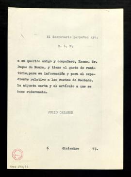 Minuta del besalamano de Julio Casares al duque de Maura que acompaña una carta y un artículo par...