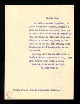 Copia sin firma del oficio del secretario a Emilio Fernández Galiano de traslado de su nombramien...