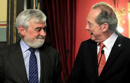 Darío Villanueva y José Manuel Blecua en la elección del primero como director de la Real Academi...