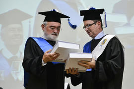 Ceremonia de investidura de Darío Villanueva como doctor honoris causa de la Universidad de Loja