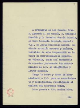 Copia sin firma del oficio del secretario a Francisco Almela y Vives de traslado de su nombramien...