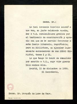 Copia sin firma del oficio del secretario al marqués de Luca de Tena en el que le comunica el agr...