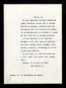 Copia sin firma del oficio del secretario a José María de Cossío en el que le comunica que el dir...