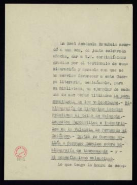 Copia sin firma del oficio del secretario a Francisco Almela y Vives de traslado del agradecimien...