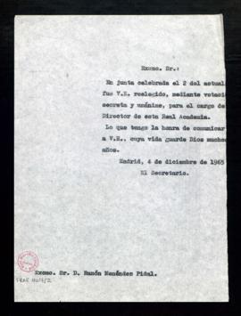 Copia sin firma del oficio del secretario [Rafael Lapesa] a Ramón Menéndez Pidal de comunicación ...