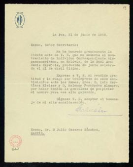 Carta de Moisés Alcázar a Julio Casares en la que acusa recibo de una carta suya anterior y en la...