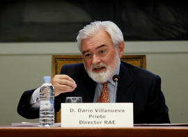Intervención de Darío Villanueva, director de la Real Academia Española, durante la mesa redonda
